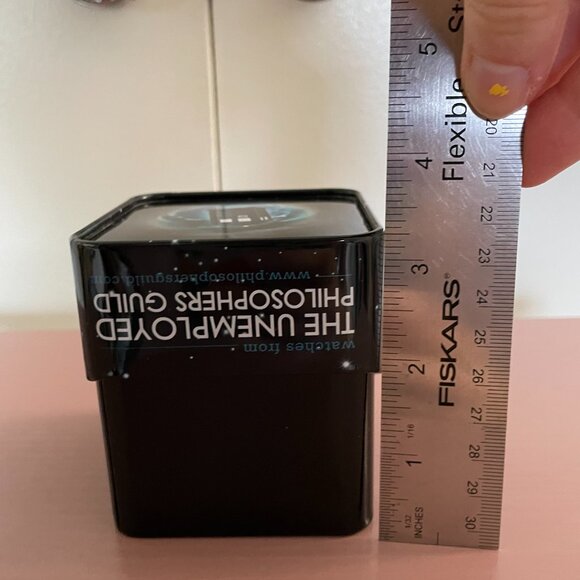 Tardis Dr Who Watch With Box from the Unemployed Philosopher's Guild - Picture 6 of 16